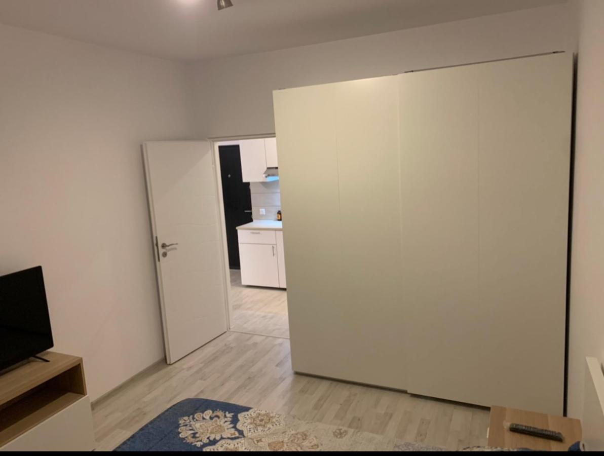 Retreat Luxury Apartment Near Presidential Palace ブカレスト エクステリア 写真